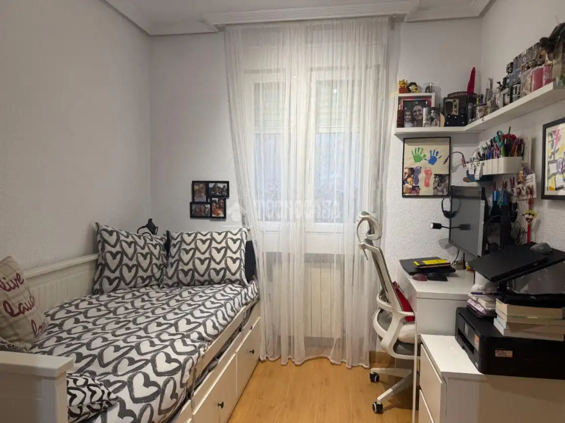 Schlafzimmer von Wohnung zum Verkauf in Madrid mit Klimaanlage und Heizung