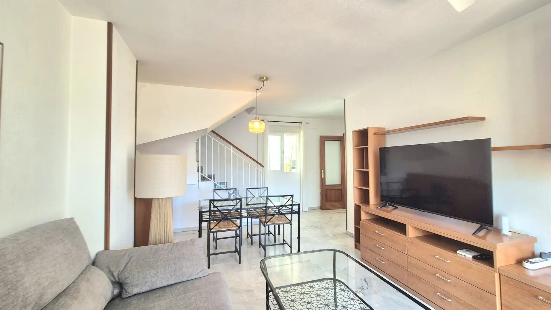 Sala de estar de Ático de alquiler en Marbella con Aire acondicionado, Terraza y Trastero