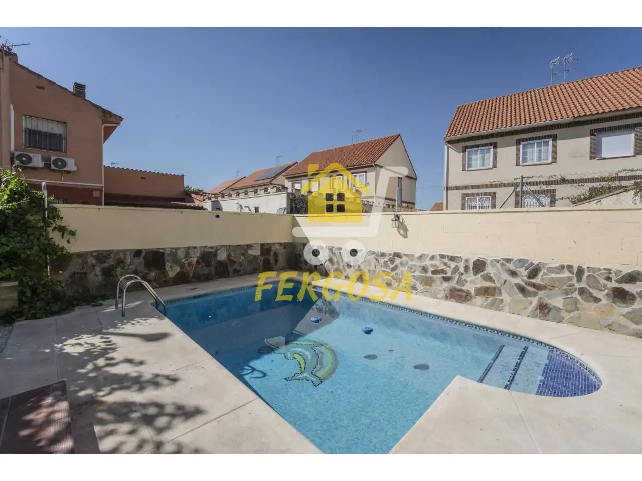 Piscina de Casa adosada en venda en Las Ventas de Retamosa amb Jardí privat, Terrassa i Piscina