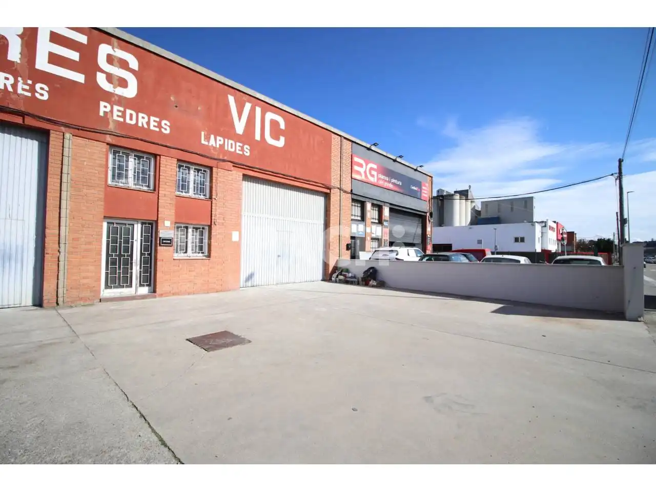 Vista exterior de Nave industrial de alquiler en Vic