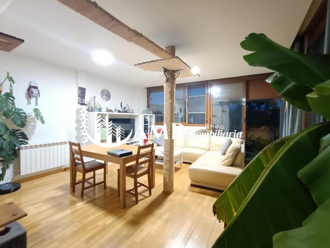 Sala de estar de Ático en venta en Parla con Aire acondicionado, Calefacción y Parquet