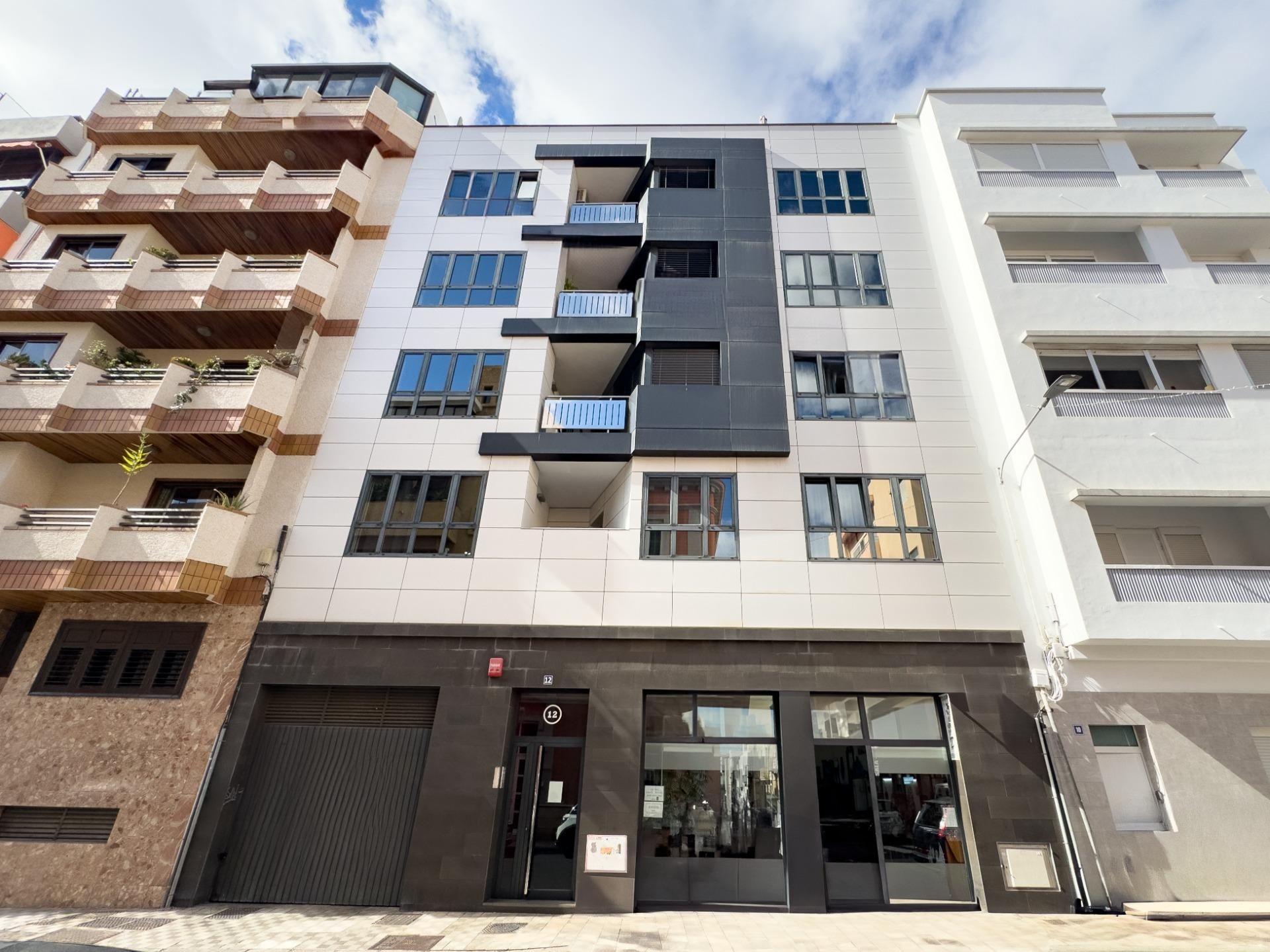 Exterior view of Attic for sale in  Santa Cruz de Tenerife Capital  with Terrace