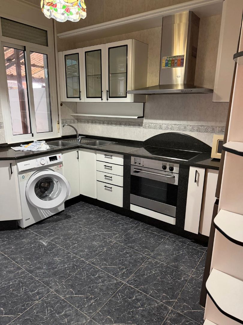 Flat for sale in Avenida de Finisterre, 75