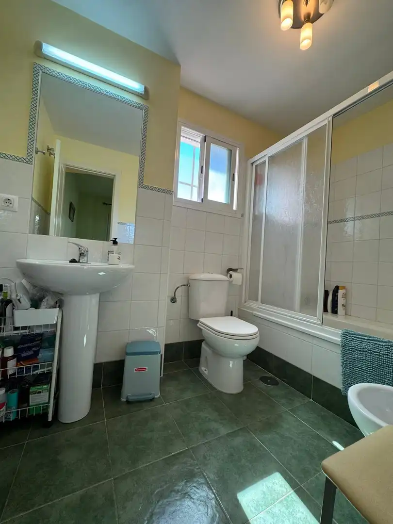 Bathroom of Apartments for sale in Rota  with Air Conditioner, Private garden and Terrace