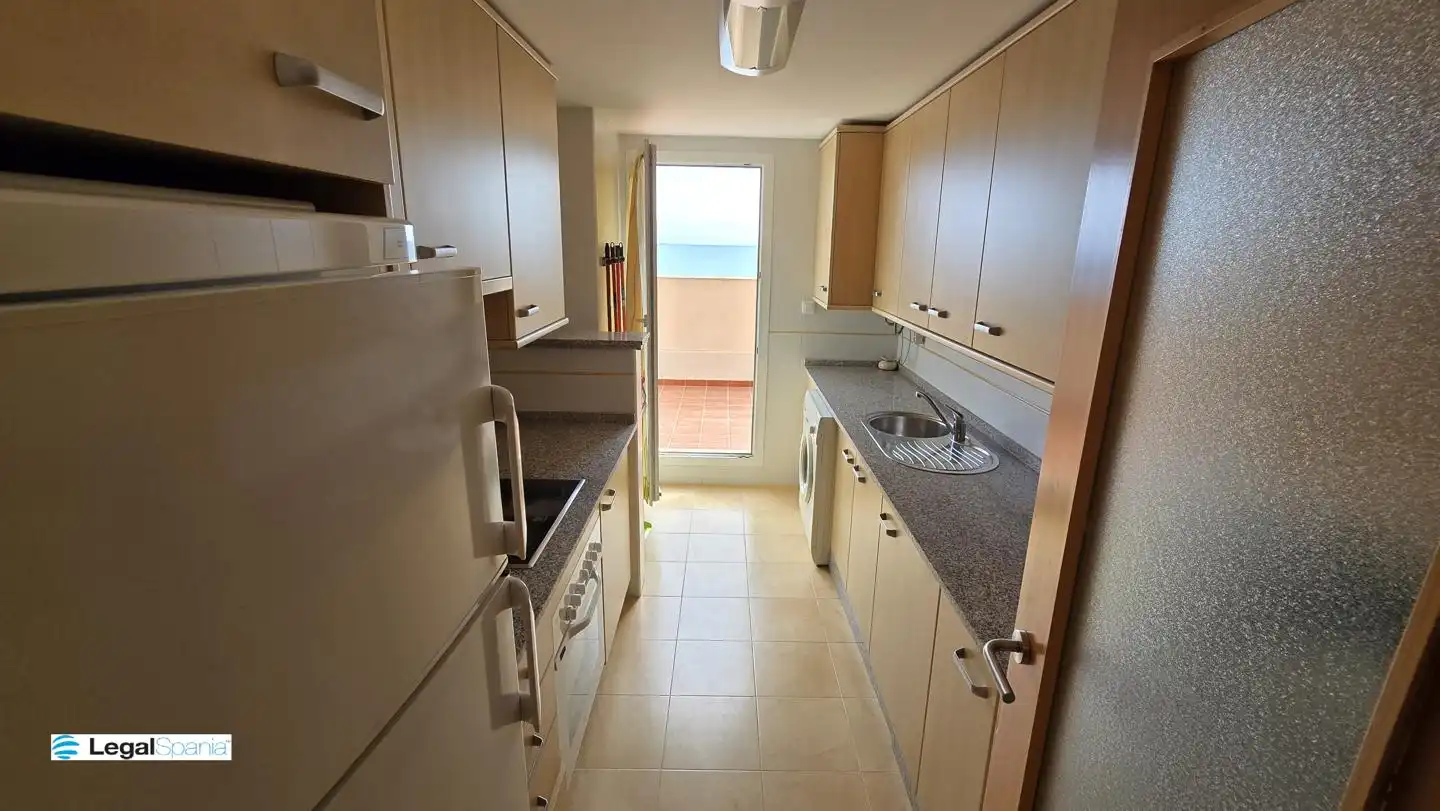 Küche von Wohnungen zum Verkauf in La Manga del Mar Menor mit Klimaanlage, Heizung und Privatgarten