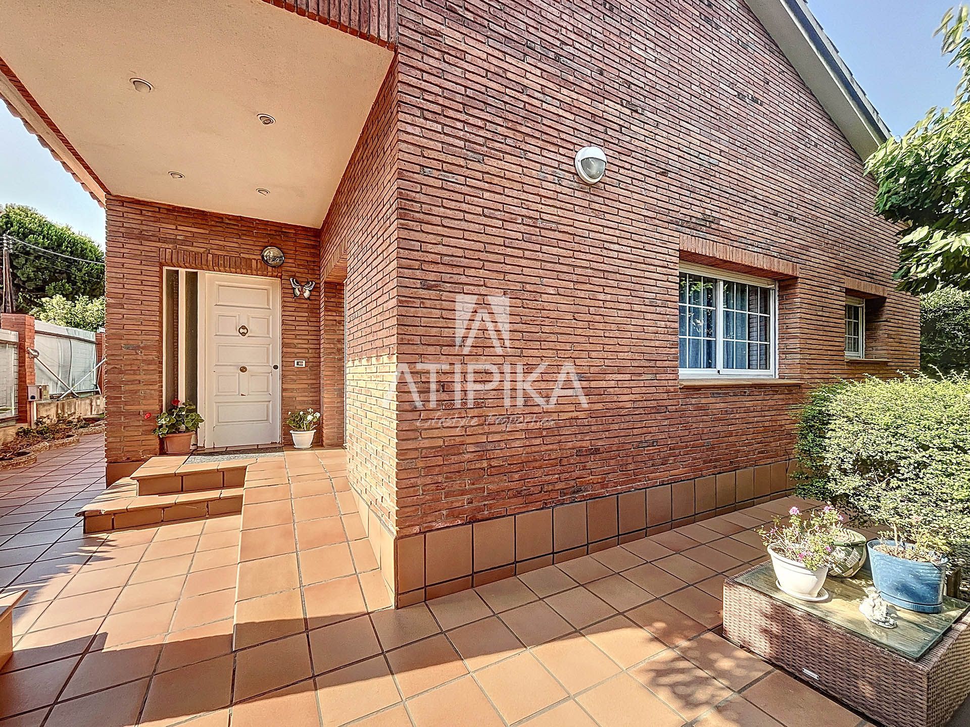 Exterior view of Flat for sale in Premià de Mar  with Air Conditioner, Storage room and Oven