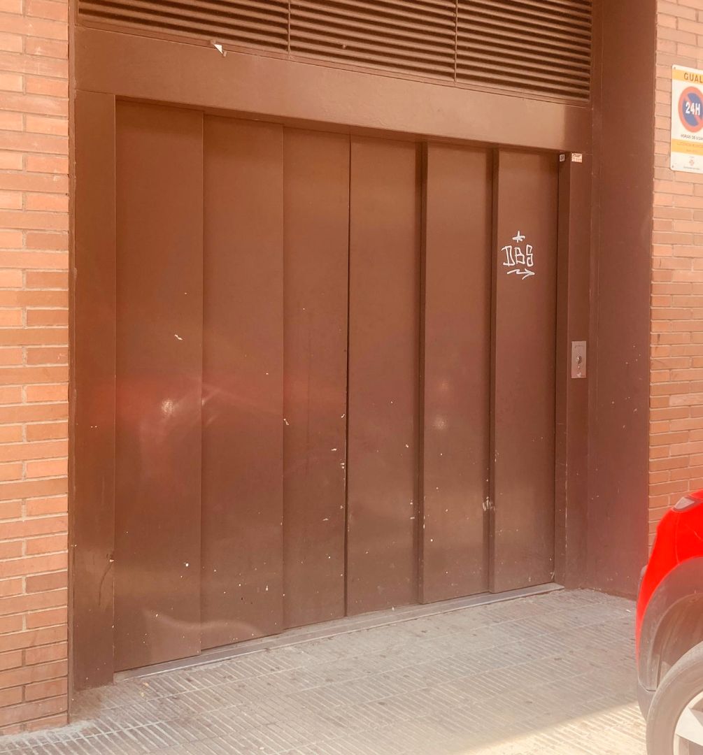 Vista exterior de Garatge en venda en  Lleida Capital