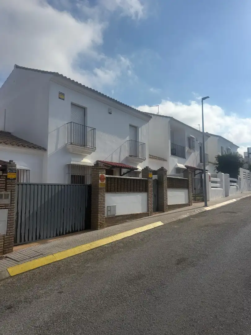 Adossat amb terrassa en venda a Núcleo urbano