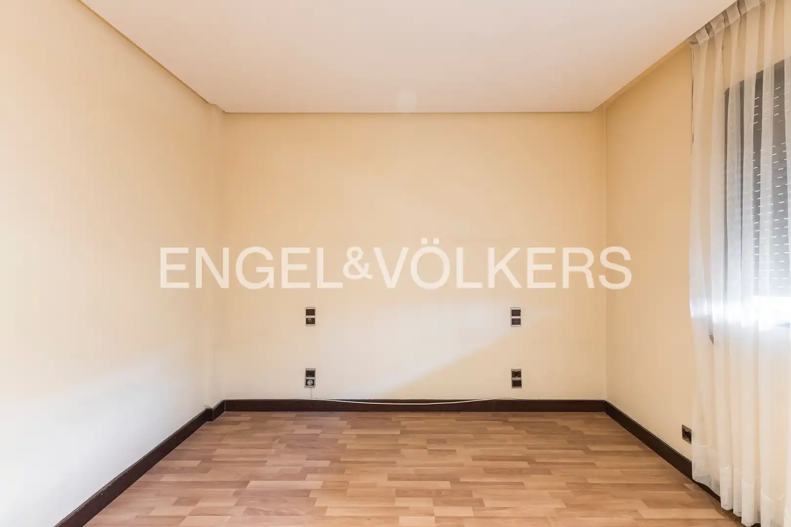 Flat for sale in Madrid  with Heating, Private garden and Terrace