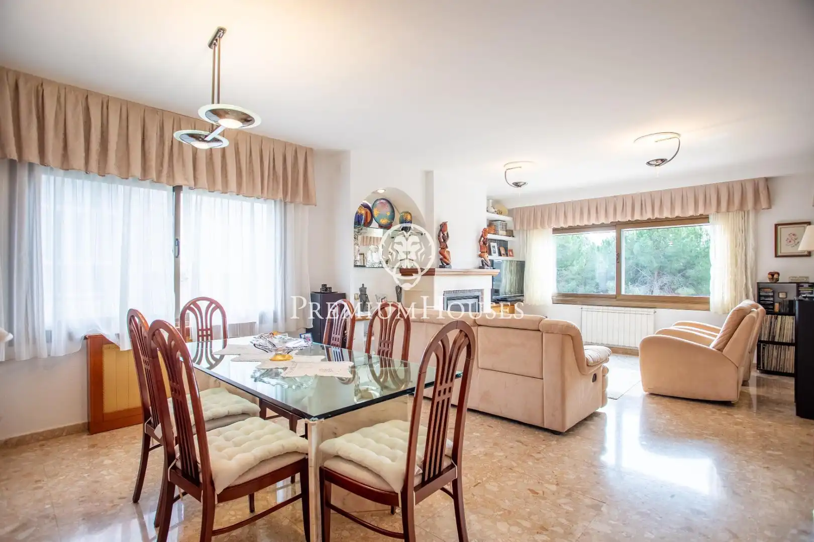 Comedor de Casa o chalet en venta en Badalona con Aire acondicionado, Calefacción y Jardín privado
