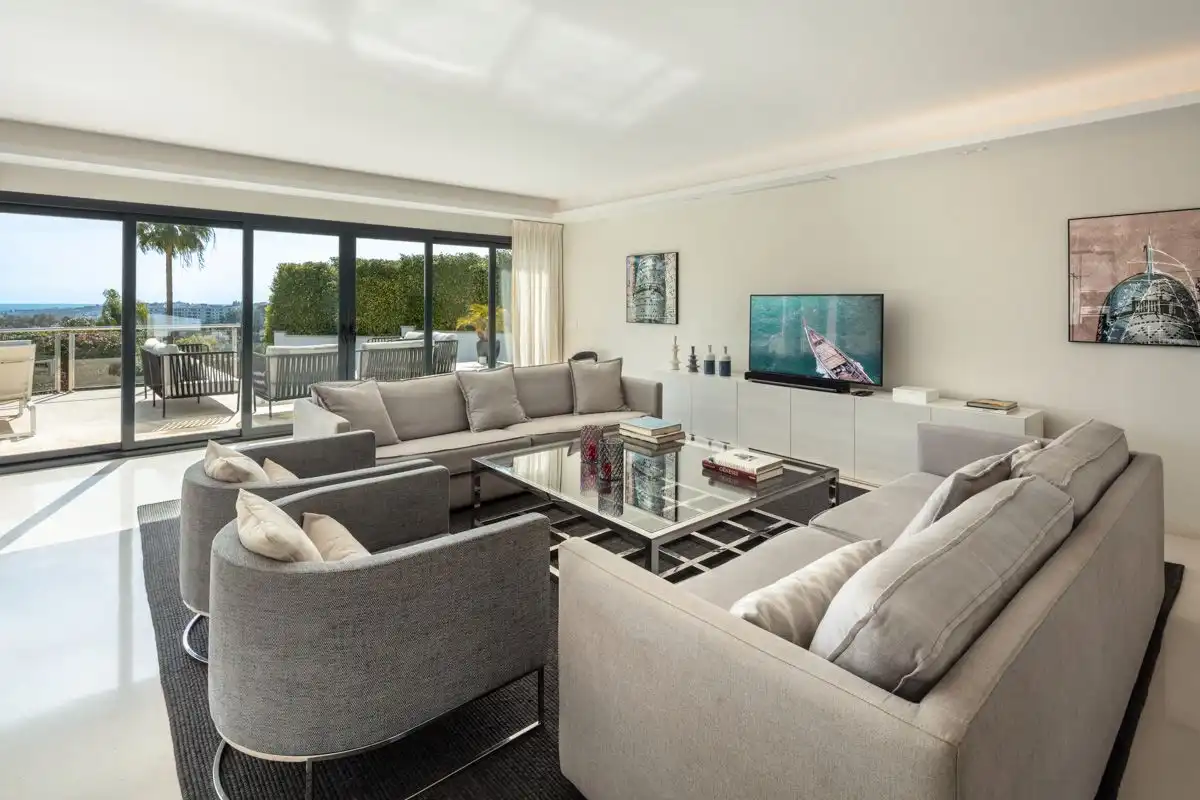 Sala de estar de Casa o chalet en venta en Marbella con Aire acondicionado, Parquet y Terraza