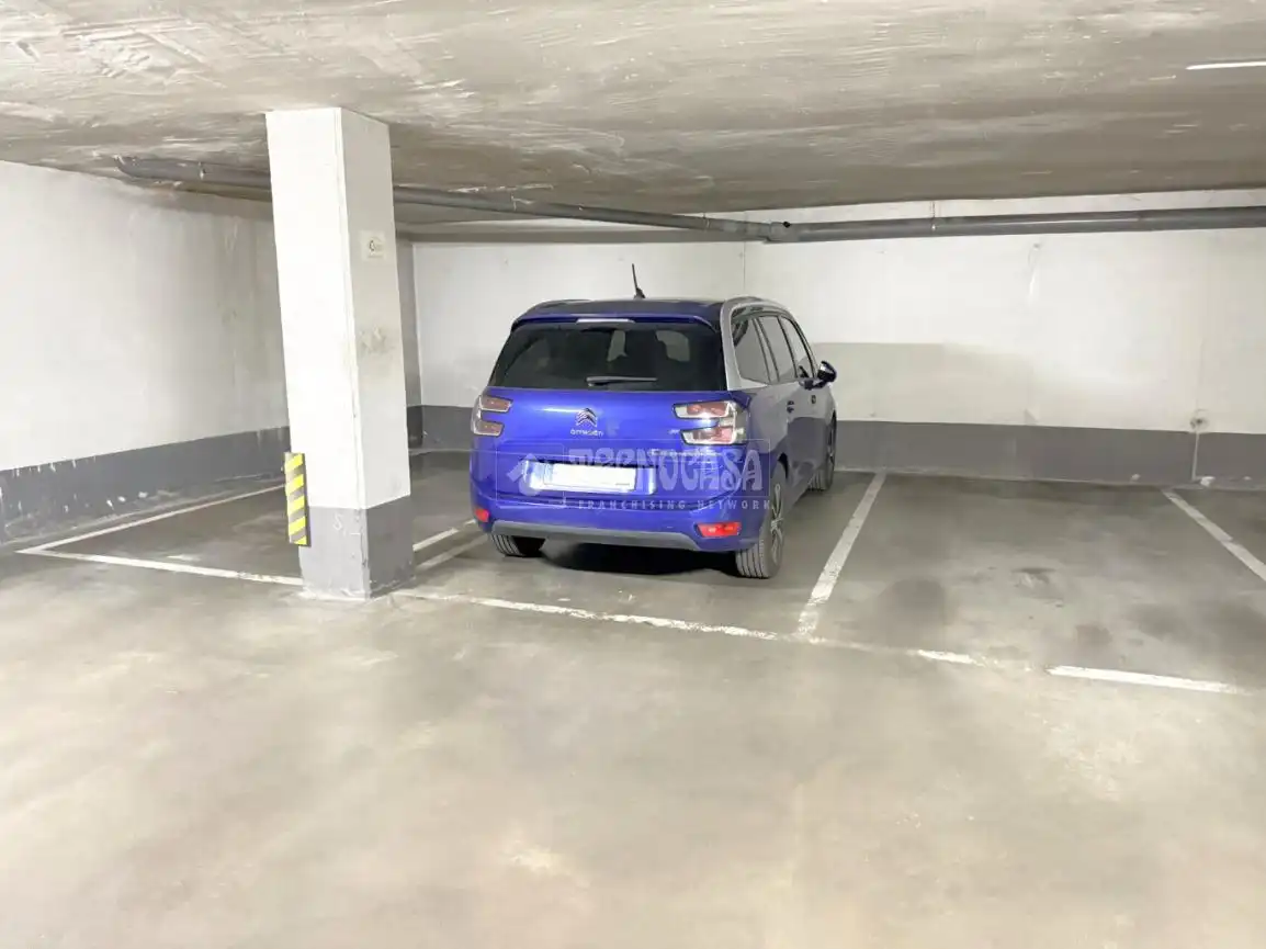Aparcament de Pis en venda en Madrid amb Aire condicionat, Calefacció i Terrassa