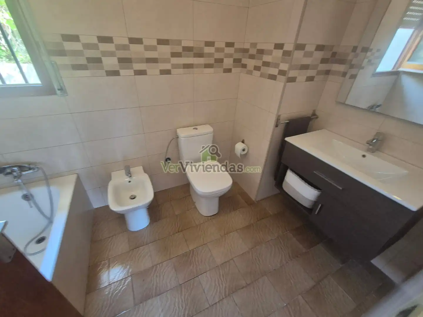 Baño de Casa o chalet en venta en Vallirana con Jardín privado, Parquet y Terraza