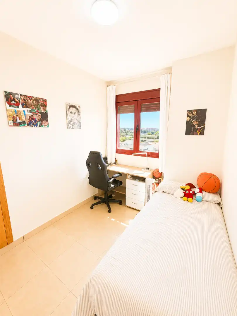 Bedroom of Flat for sale in Sevilla  with Air Conditioner and Community pool