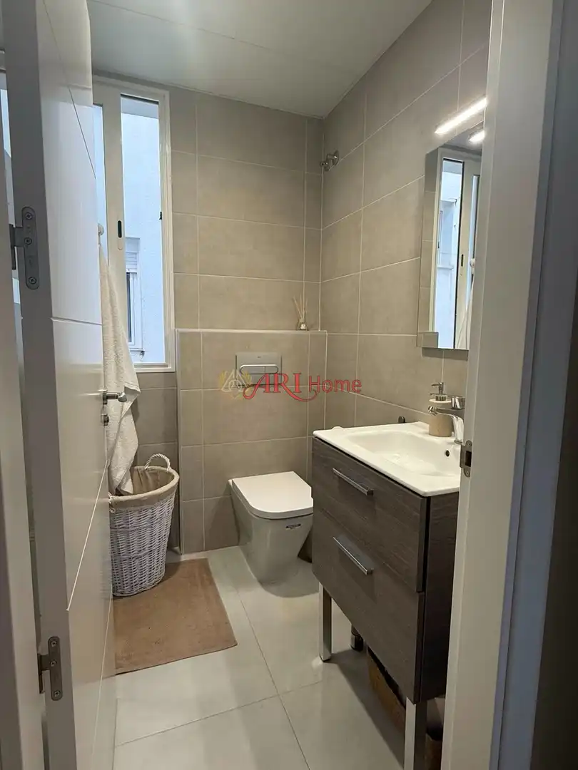 Bathroom of Flat for rent in Madrid  with Air Conditioner, Heating and Furnished
