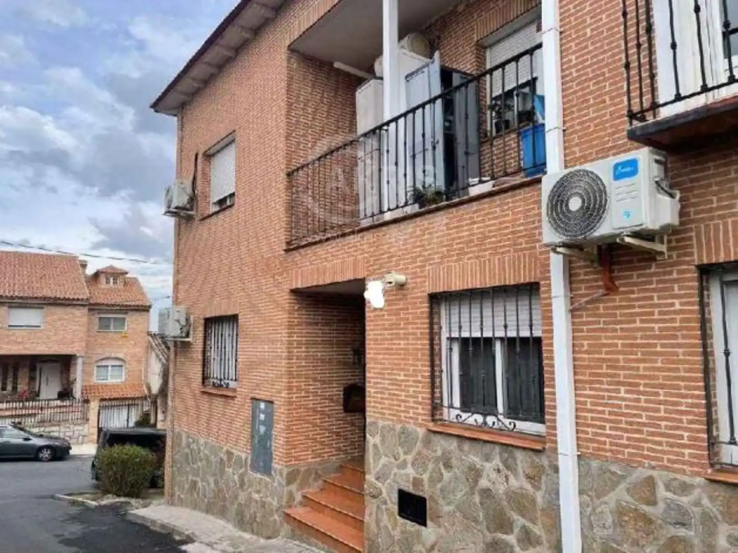 Vista exterior de Dúplex en venta en Olías del Rey