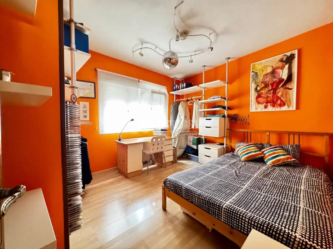 Habitación de Casa adosada en venta en Pedrezuela con Aire acondicionado, Calefacción y Jardín privado