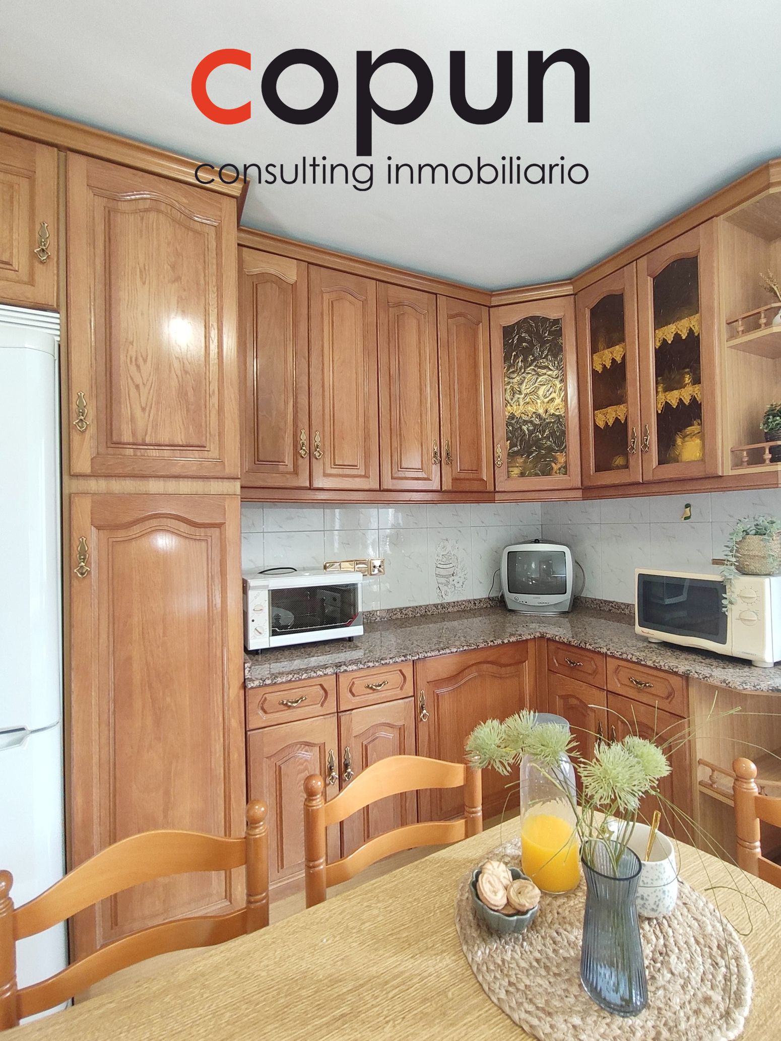 Kitchen of Flat for sale in Oviedo   with Heating, Storage room and Balcony