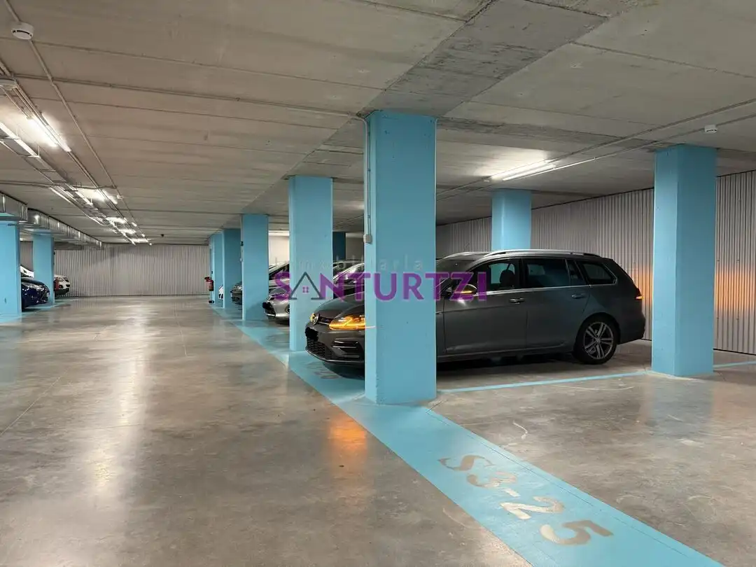 Parkplatz von Wohnung zum Verkauf in Santurtzi  mit Heizung, Terrasse und Möbliert