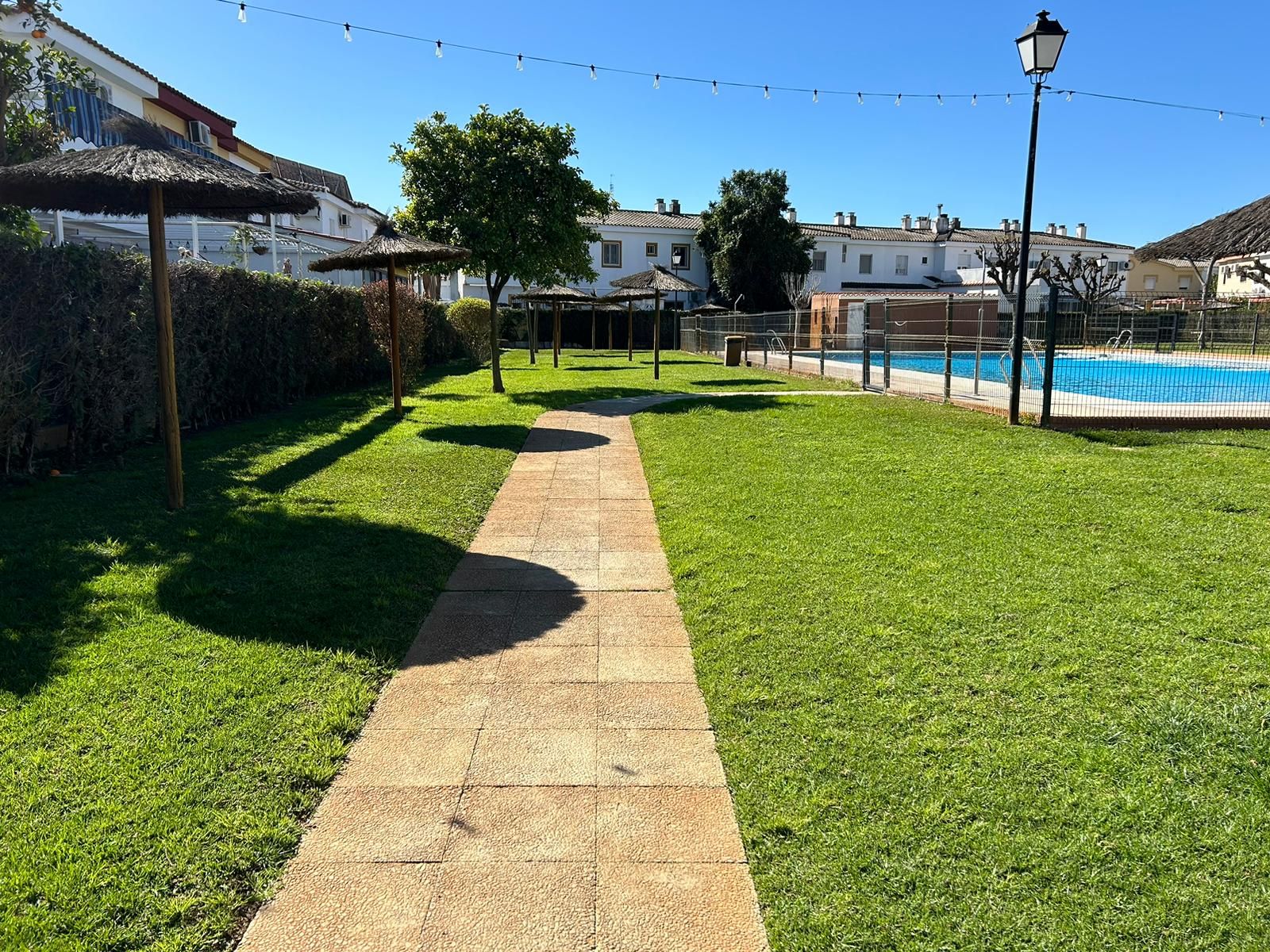 Casa adosada de lloguer a N/A, Gelves