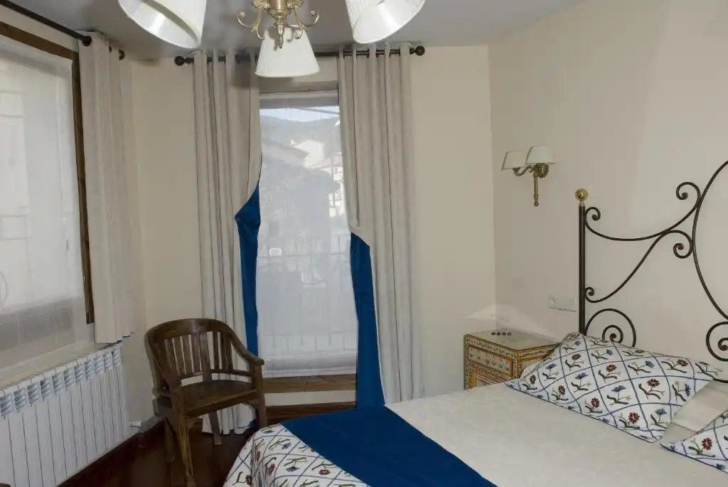 Habitación de Edificio en venta en Santa María del Tiétar