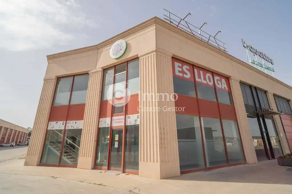 Local comercial de lloguer a Avinguda de la Canaleta 9
