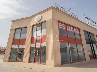 Locale commerciale in affitto a Avinguda de la Canaleta 9