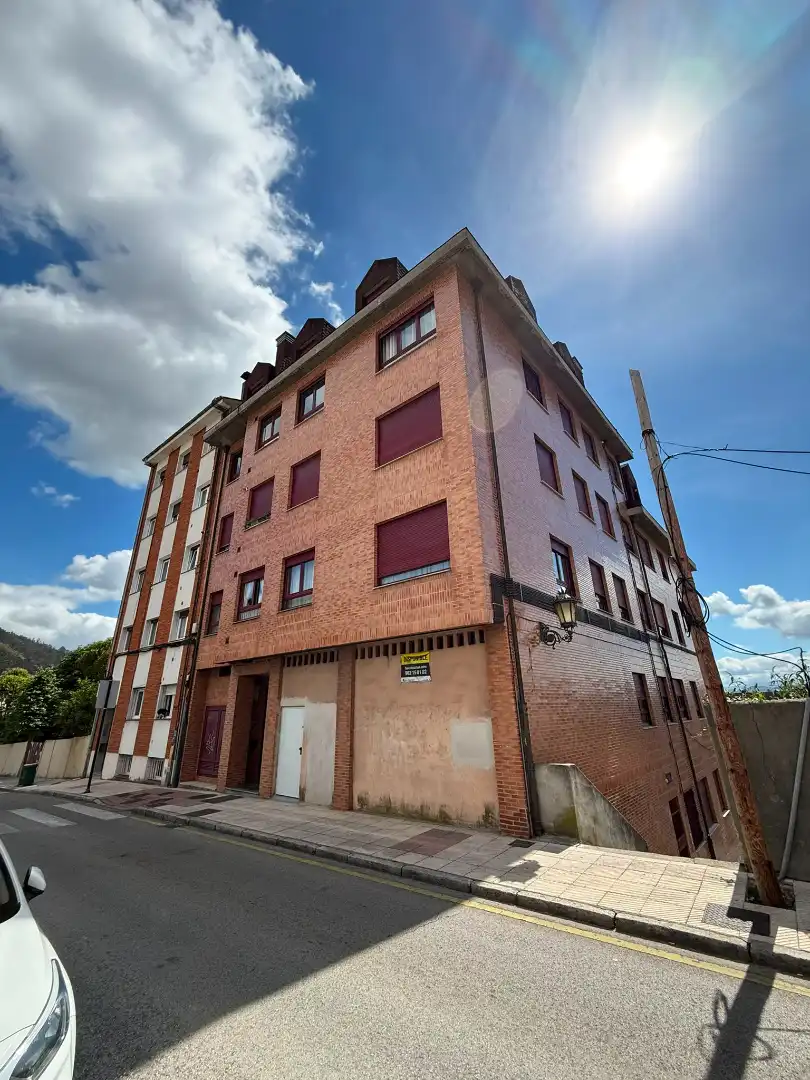 Vista exterior de Piso en venta en Oviedo  con Calefacción y Trastero