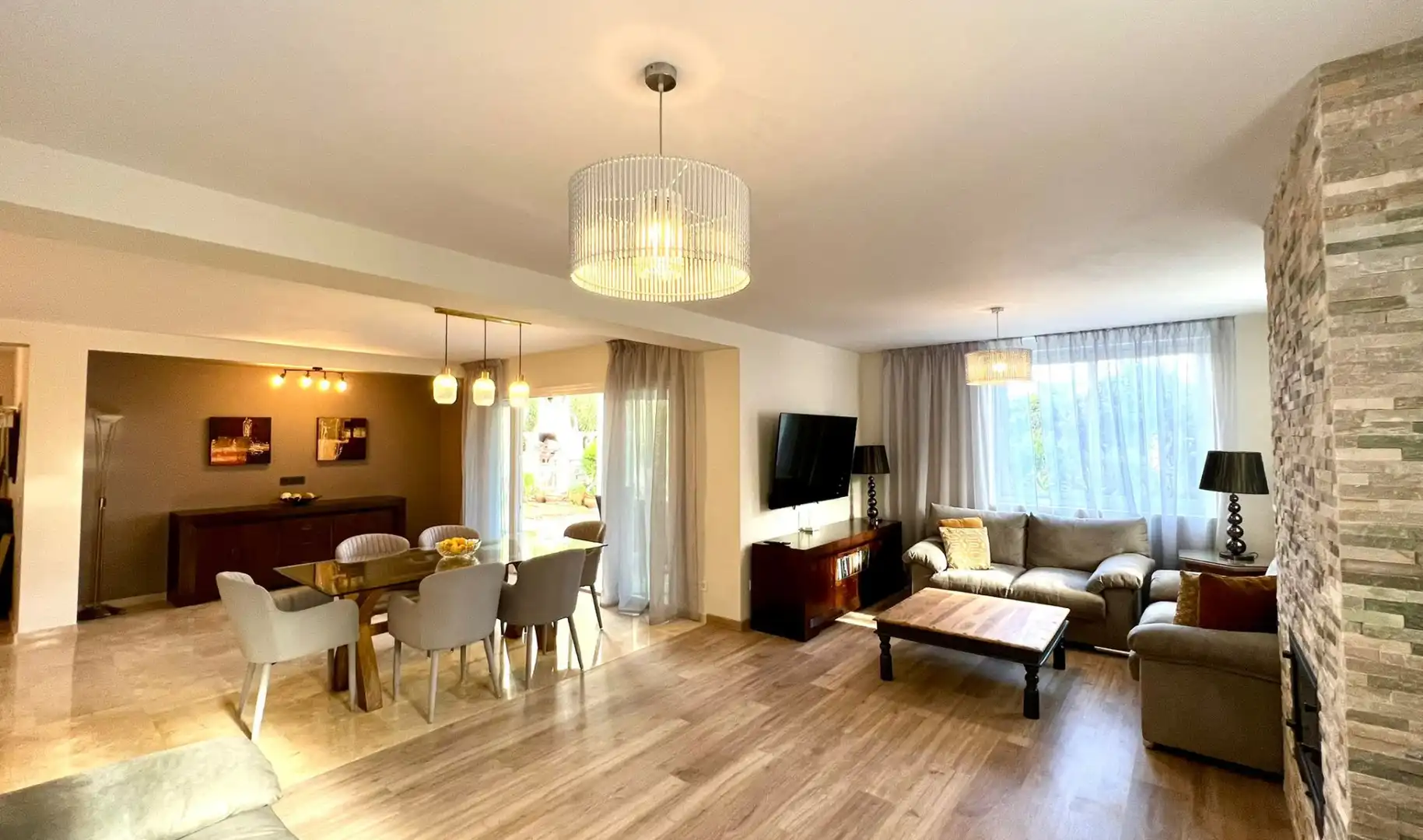 Sala de estar de Casa o chalet de alquiler en Marbella con Aire acondicionado, Calefacción y Jardín privado