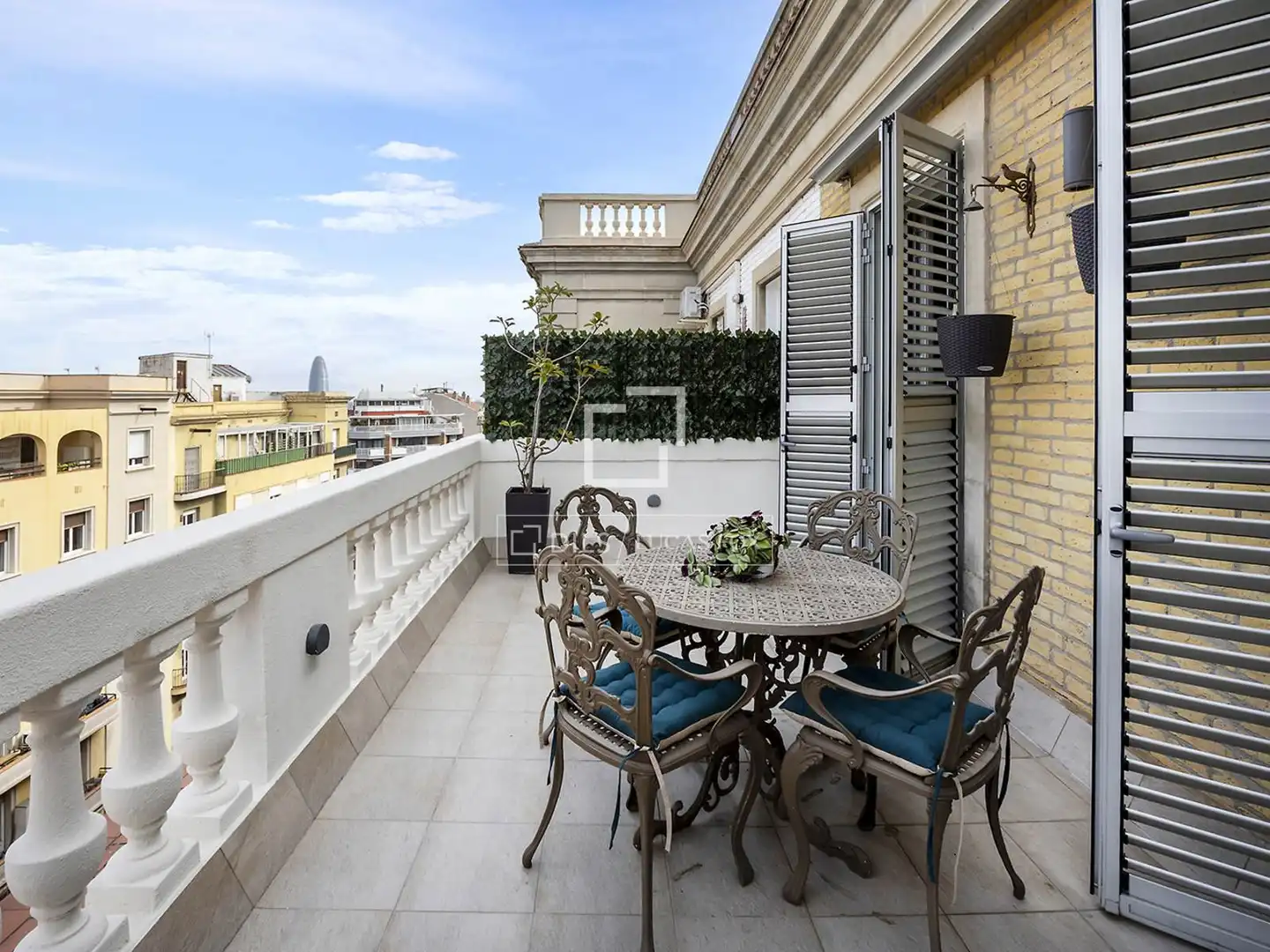 Terrasse von Dachboden zum Verkauf in Barcelona mit Heizung, Terrasse und Möbliert