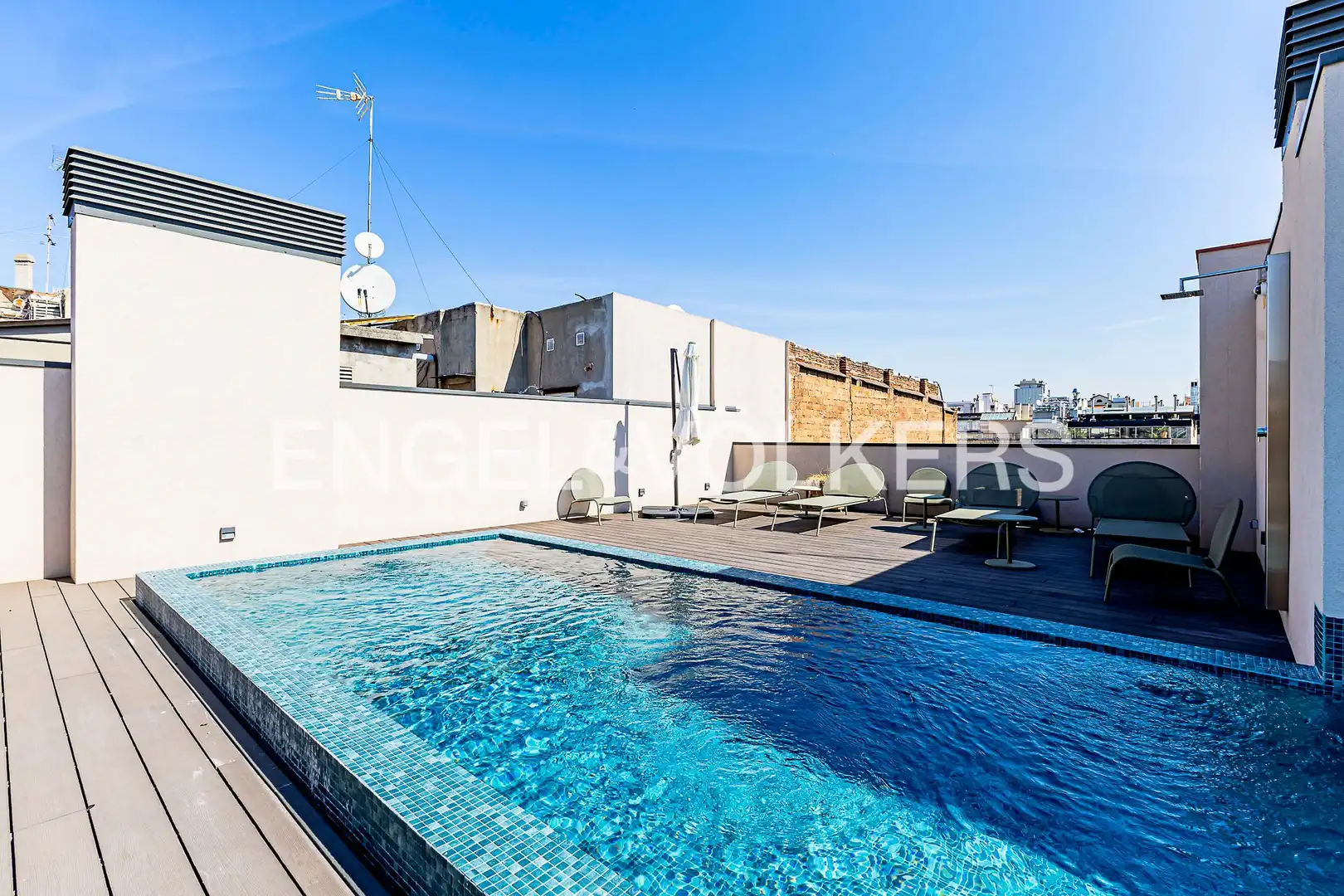 Swimming pool of Flat for sale in Barcelona  with Air Conditioner, Heating and Swimming Pool