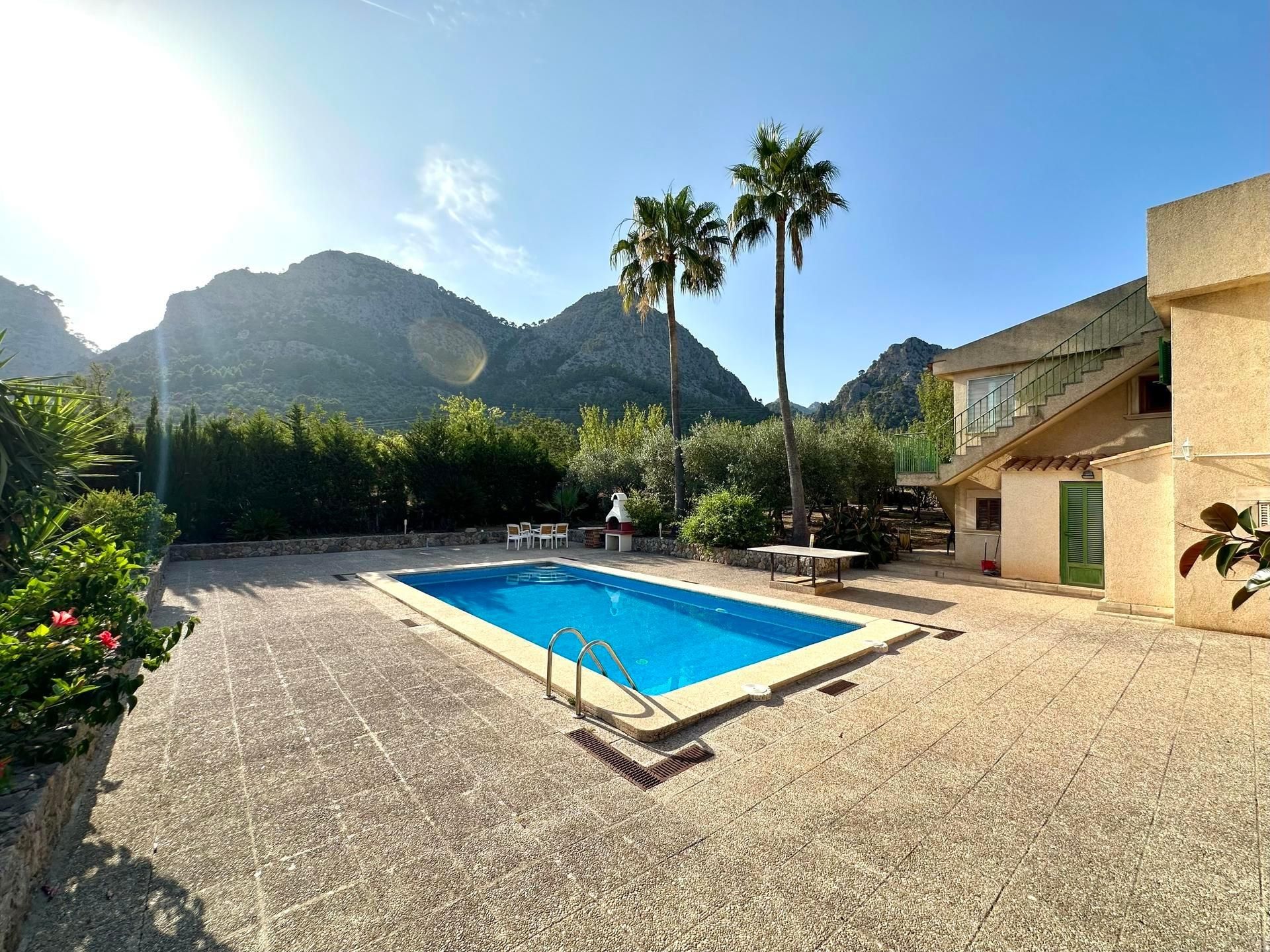 Vista exterior de Finca rústica en venda en Bunyola amb Aire condicionat, Jardí privat i Parquet
