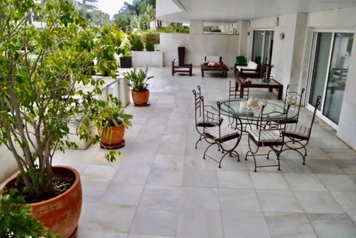 Ground floor for sale in Playa Bajadilla - Puertos