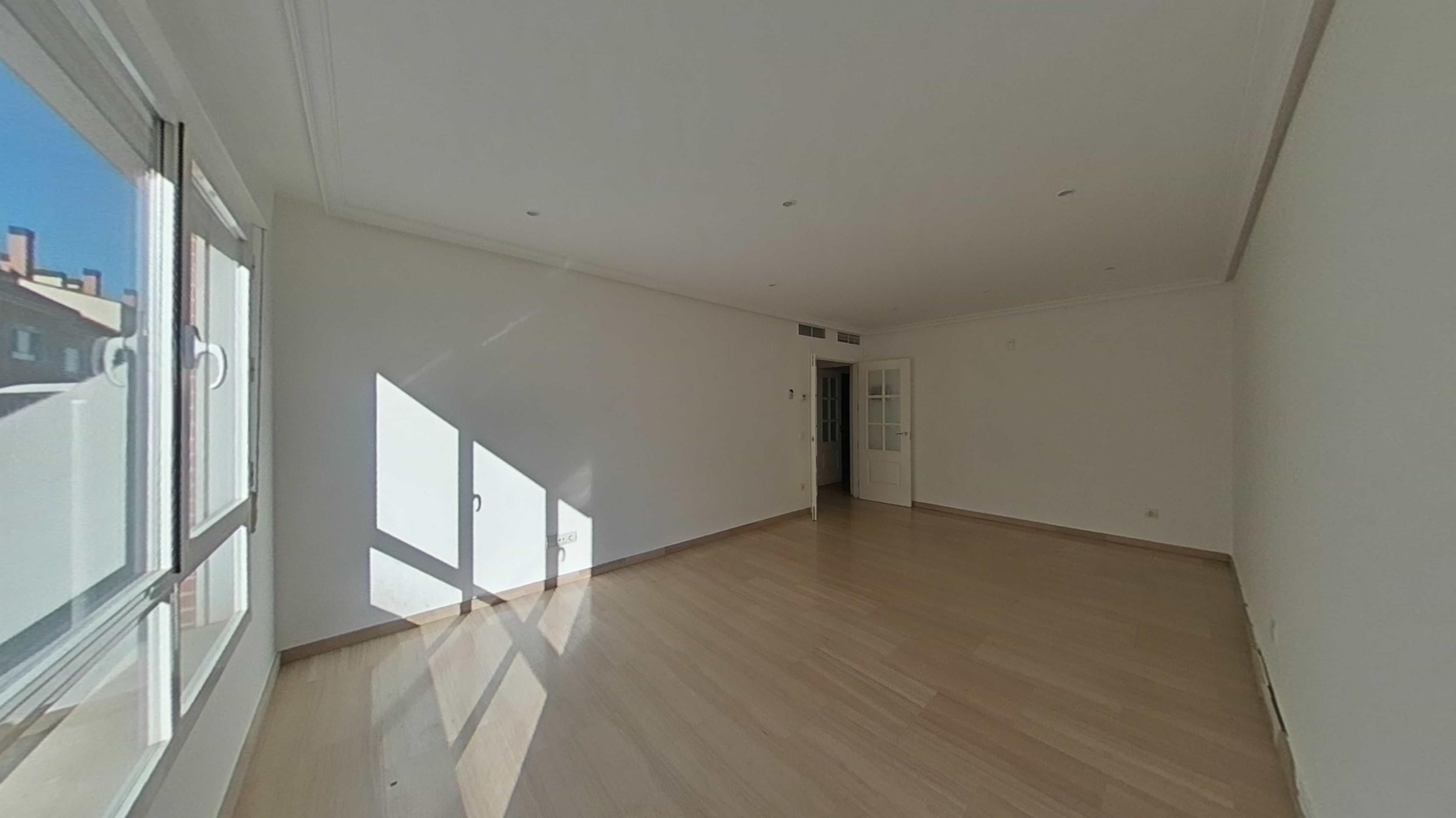 Living room of Apartment for sale in Las Rozas de Madrid  with Storage room