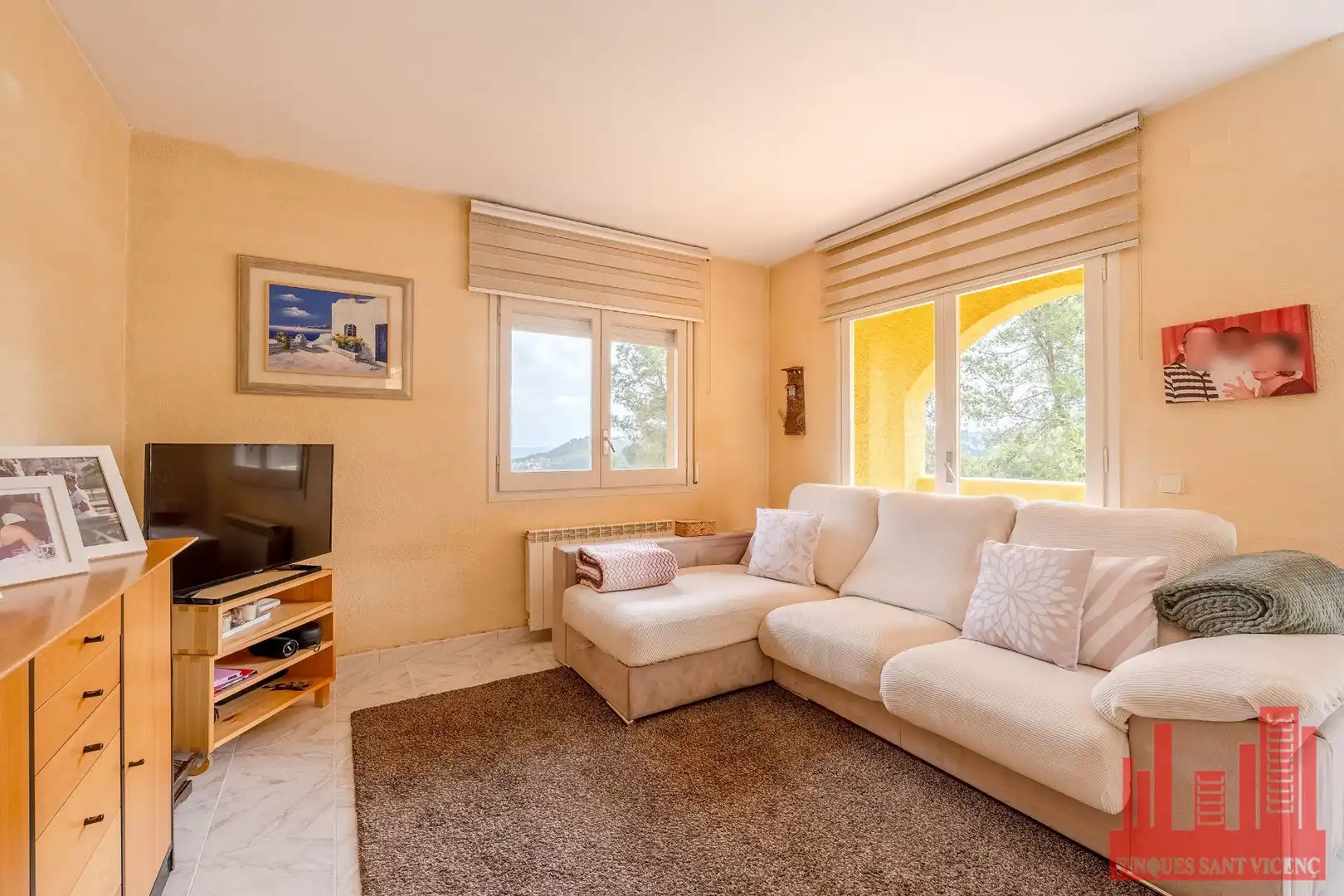 Sala de estar de Casa o chalet en venta en Vallirana con Aire acondicionado, Calefacción y Piscina