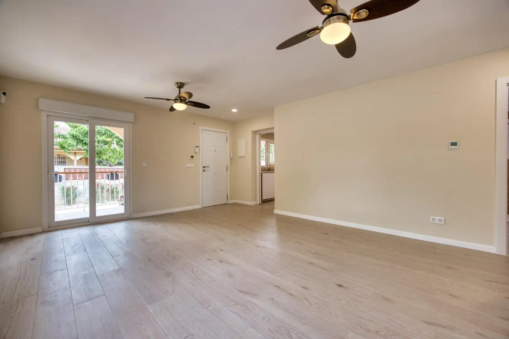 Sala de estar de Casa o chalet en venta en Mutxamel con Aire acondicionado, Calefacción y Jardín privado