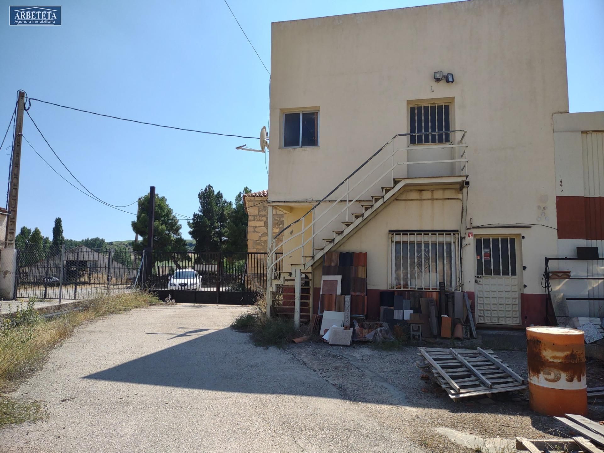 Vista exterior de Nau industrial en venda en Sacecorbo