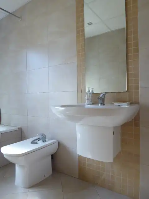 Bany de Apartament de lloguer en Málaga amb Aire condicionat, Traster i Moblat