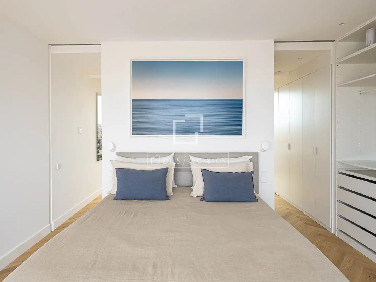 Schlafzimmer von Dachboden zum Verkauf in Barcelona mit Klimaanlage, Terrasse und Balkon