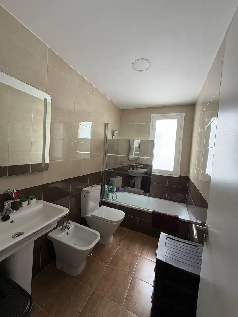 Baño de Dúplex en venta en Arcos de la Frontera con Aire acondicionado, Terraza y Trastero