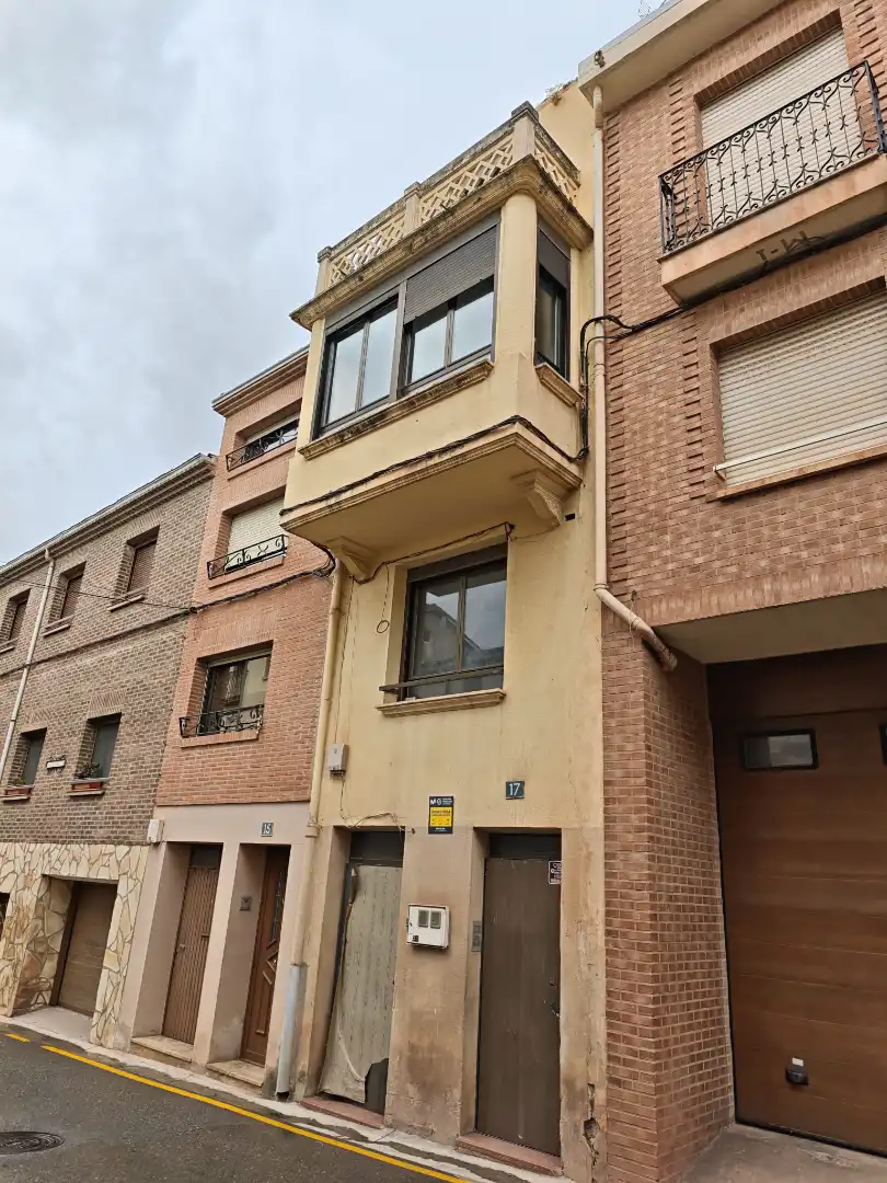Casa adosada en venta en Calle Ezequiel Fernández, Arenzana de Abajo