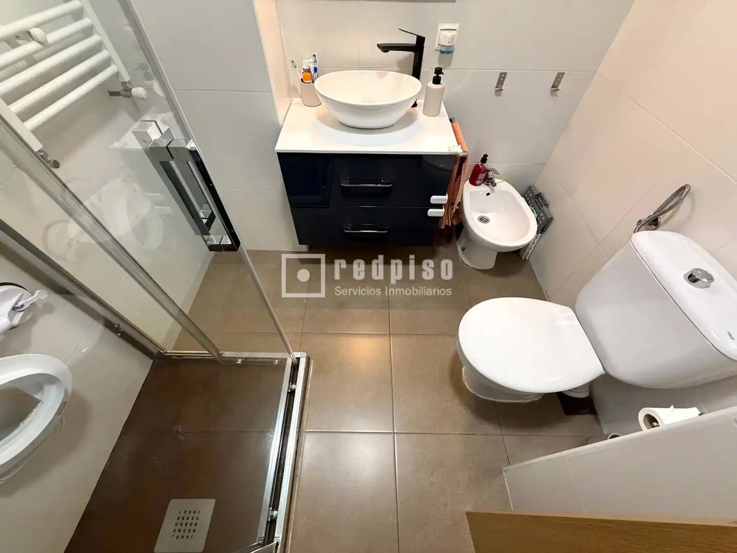 Baño de Piso en venta en Madrid con Aire acondicionado, Calefacción y Jardín privado