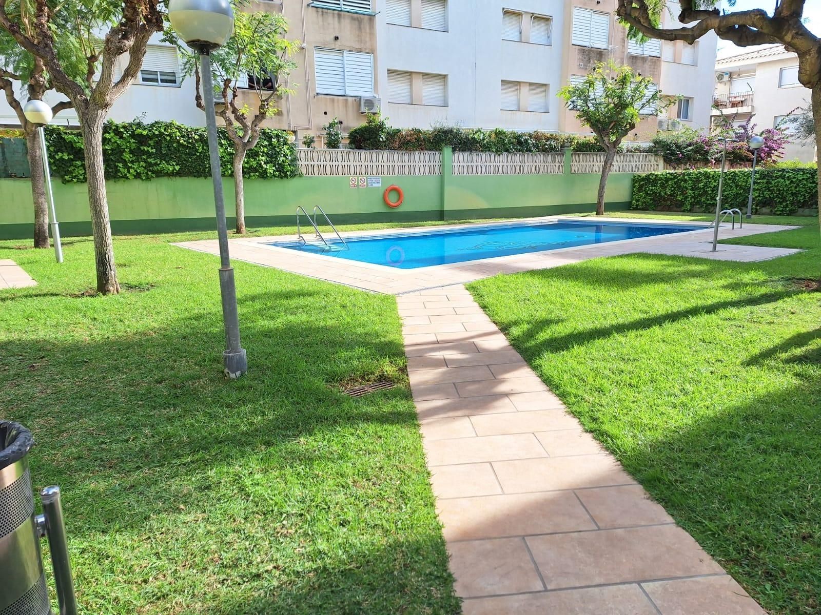 Swimming pool of Planta baja for sale in El Vendrell  with Air Conditioner, Private garden and Terrace