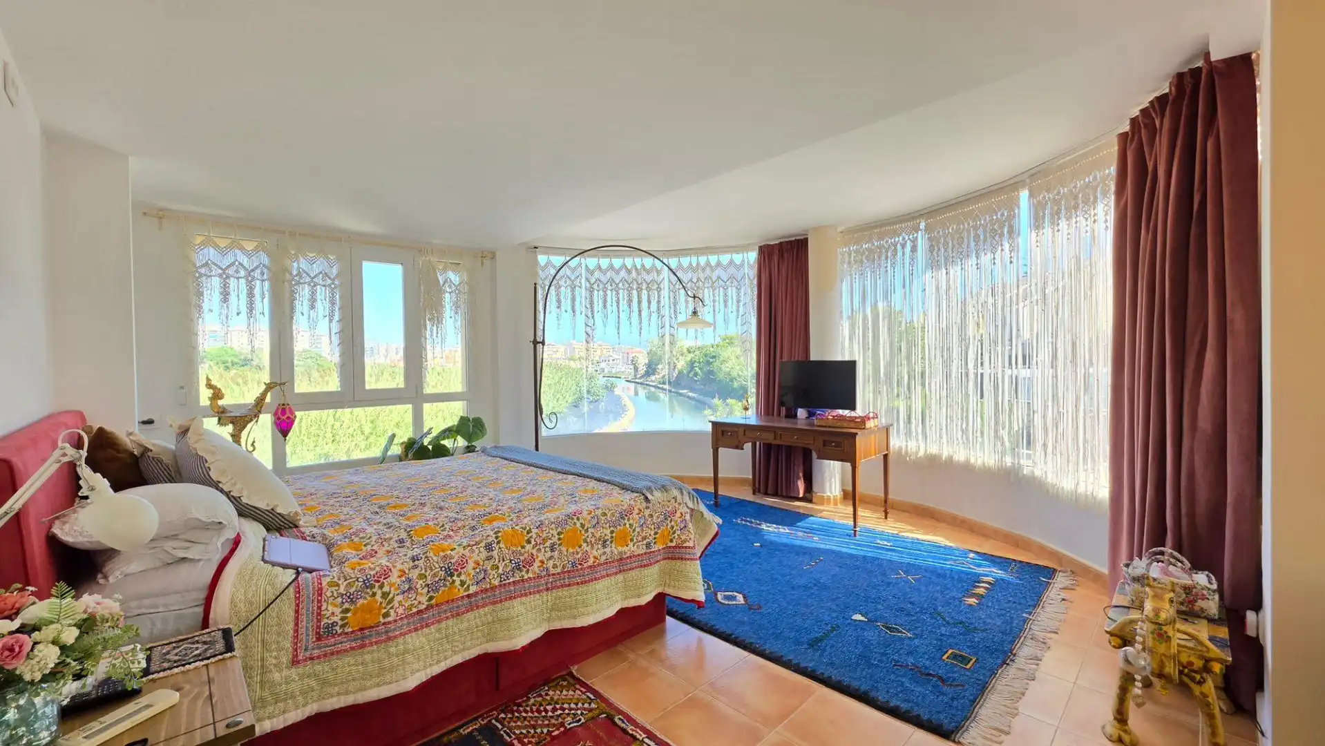 Habitación de Casa adosada en venta en Park Nord - Casona