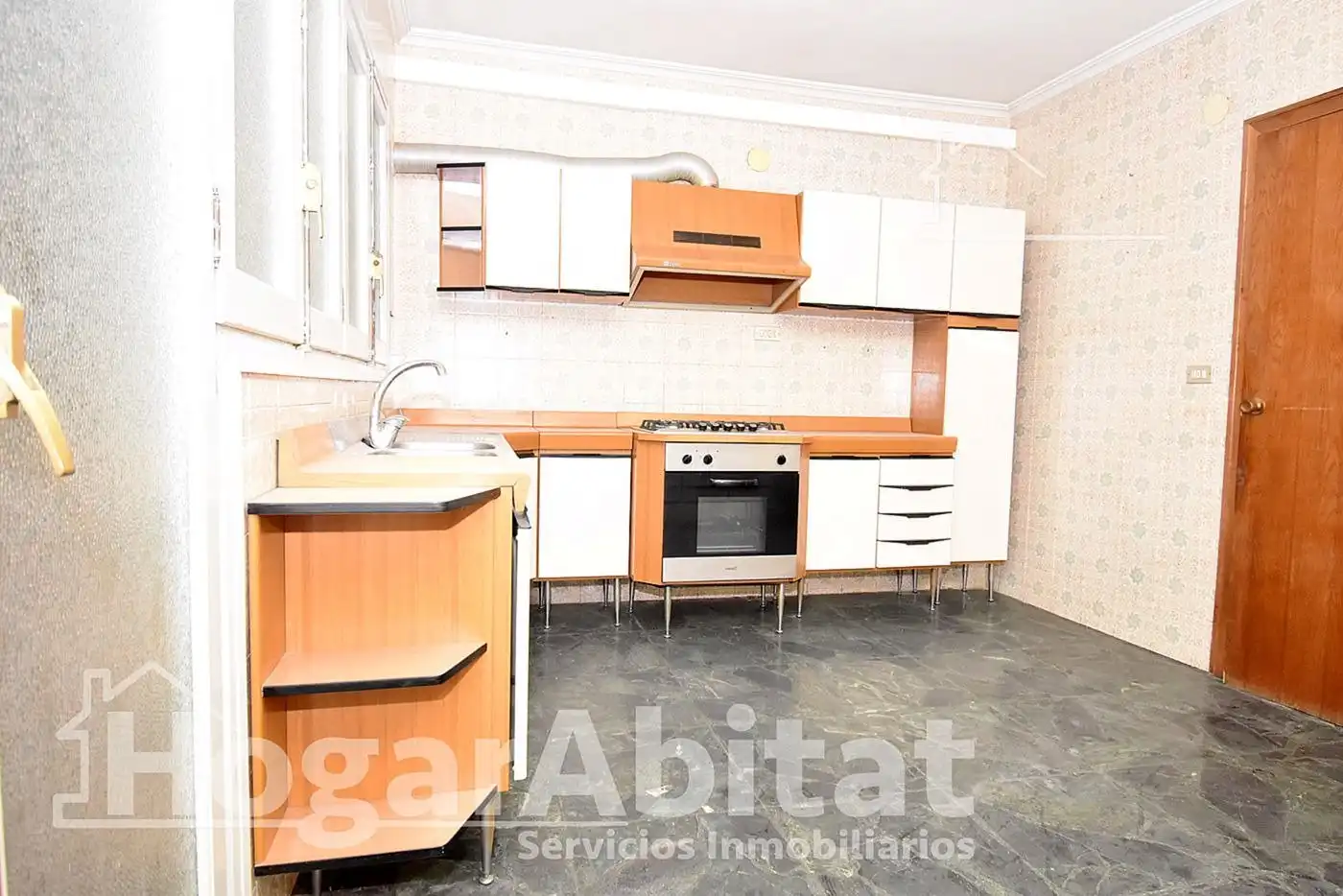 Cocina de Piso en venta en Castellón de la Plana / Castelló de la Plana con Calefacción y Balcón