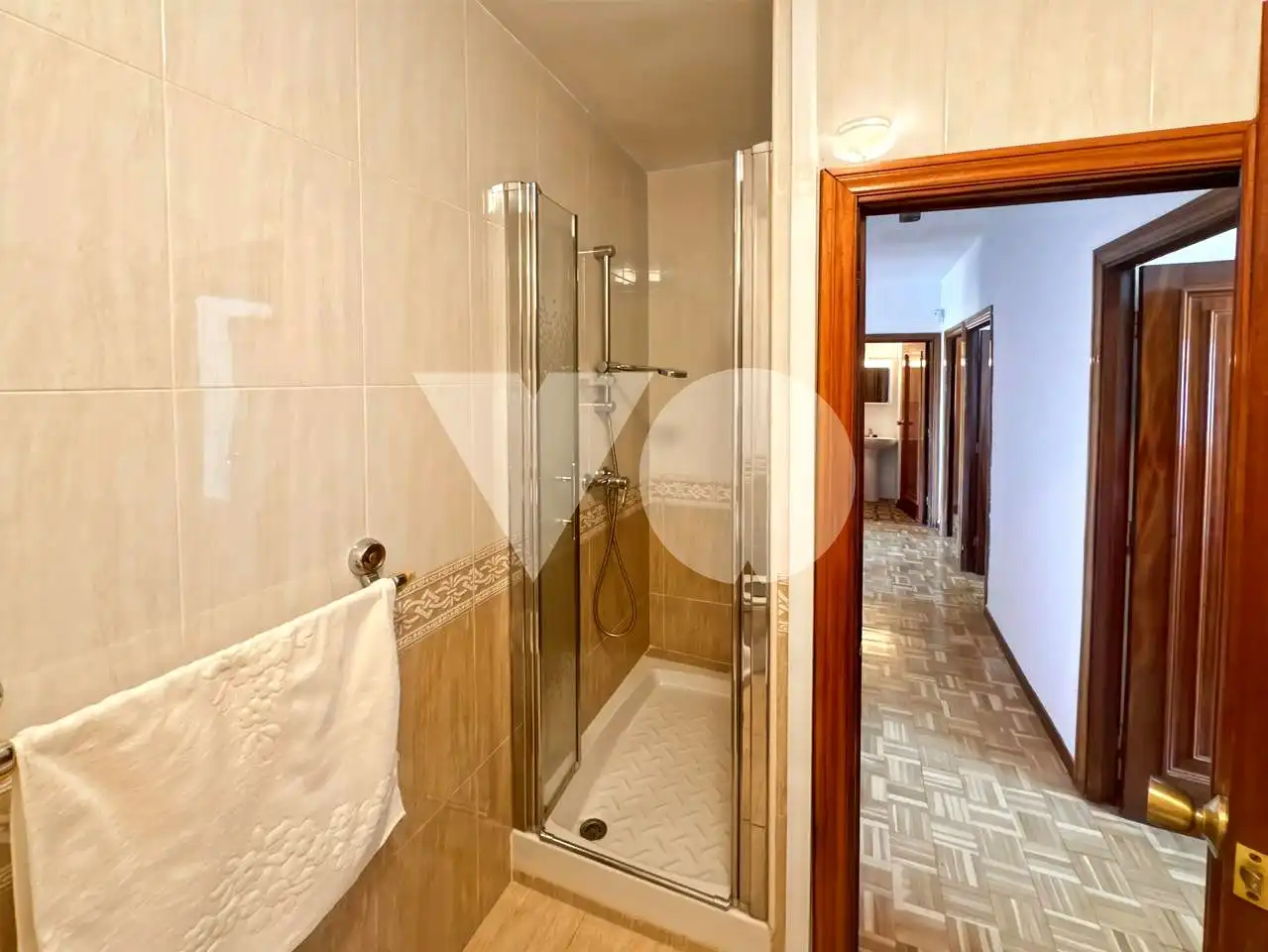Badezimmer von Wohnung zum Verkauf in Madrid mit Klimaanlage, Heizung und Parkett