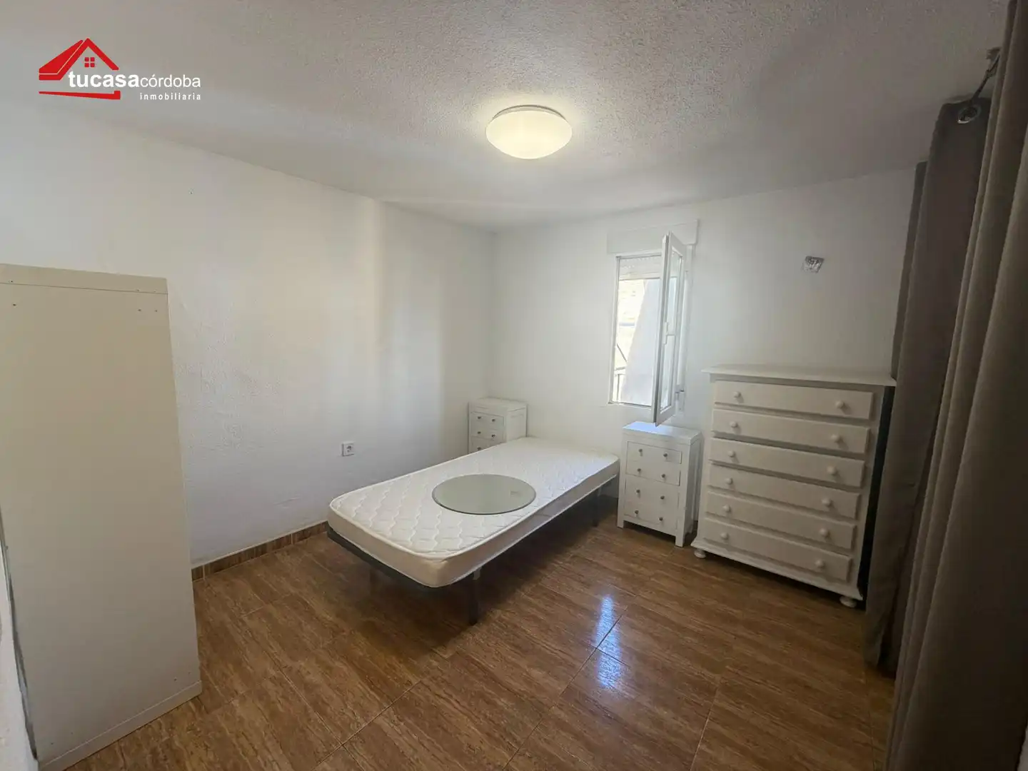 Bedroom of Flat for sale in Córdoba  with Air Conditioner, Terrace and Furnished