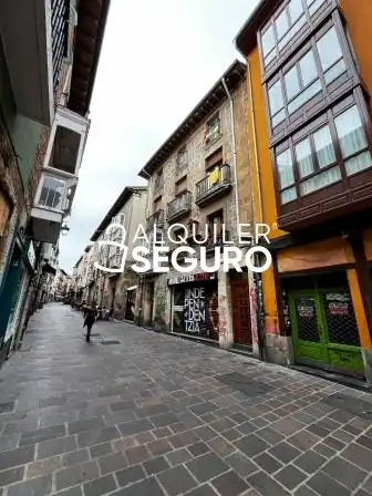 Vista exterior de Piso de alquiler en Vitoria - Gasteiz con Calefacción y Amueblado