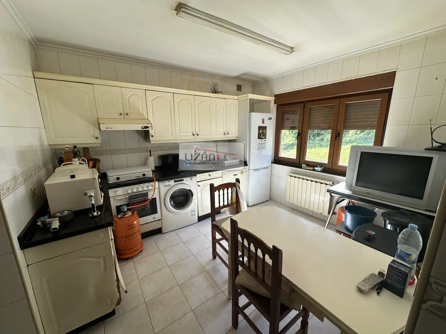 Cuina de Casa o xalet en venda en Siero amb Calefacció i Parquet