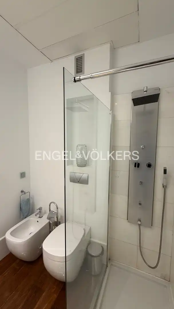Bathroom of Flat for sale in Barrio de Salamanca